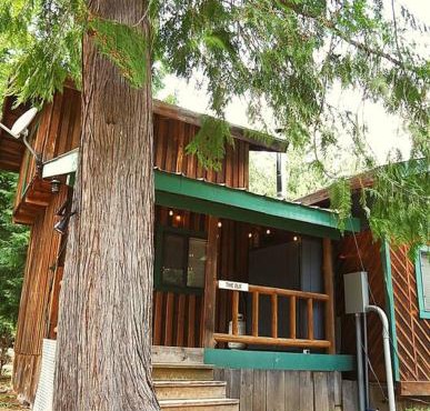 Spacious, Custom-Built Log Cabin