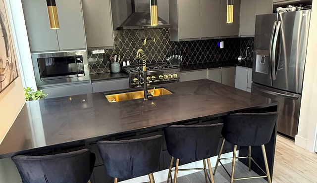 Spacious Dallas Home Minutes to Downtown