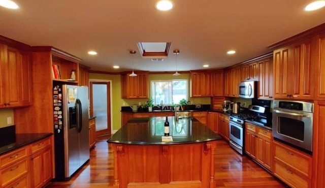 Spacious Davis home near downtown and campus