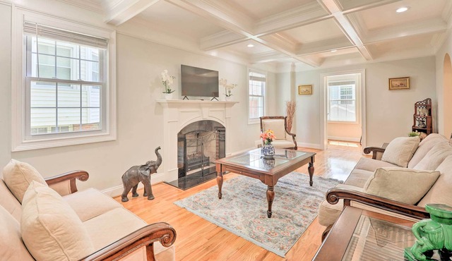 Spacious DC Family Home: 6 Mi to Capitol Hill