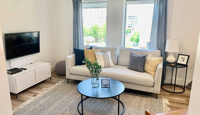 Spacious Designer Apartment Downtown Tulsa-Gym Access