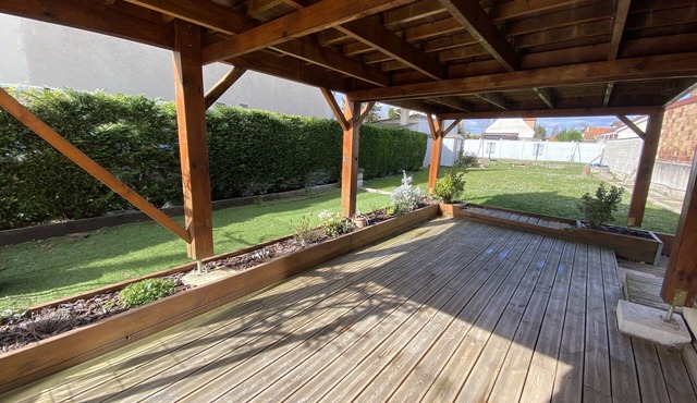 Spacious detached house 800 m from RER station