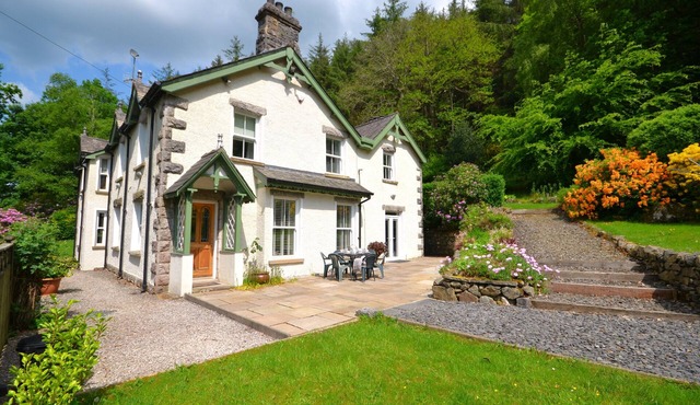 Spacious, detached & private Lakeland hideaway near Cark/Cartmel