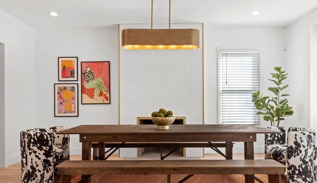 Spacious Detroit Retreat Sleeps 16 Parking