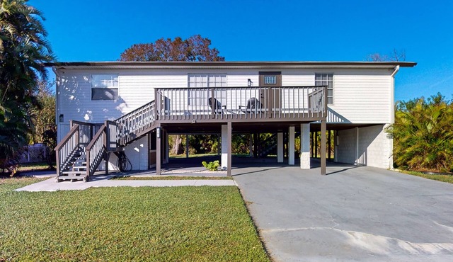 Spacious, Dog-Friendly Retreat with Balcony & Work Space