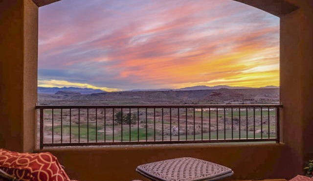 Spacious dog-friendly townhome with Ping-Pong, pool, hot tub, & sunset views
