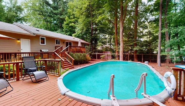 Spacious Dog Friendly Home w/heated pool, fenced yard, gas grill, & fire pit