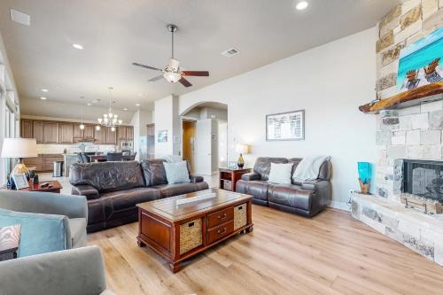 Spacious dog-friendly home with decks & beautiful views - near boat ramp & lake