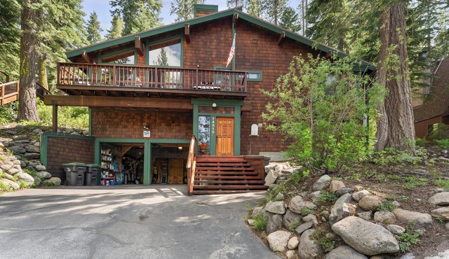 Spacious Donner Lakeview Home