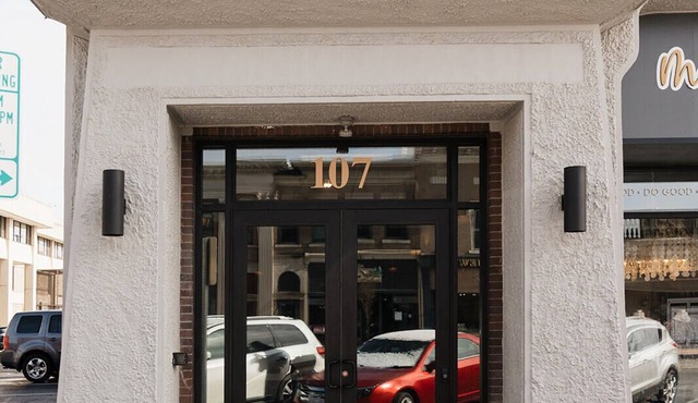 Spacious Downtown Troy 3BR 3BA Sleeps 10