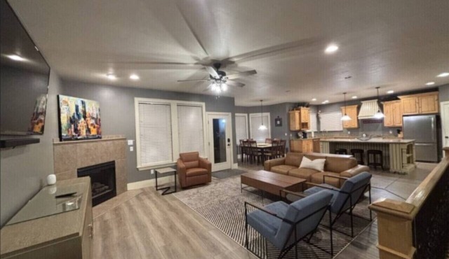 Spacious Draper Home - Access to SLC & Ski Resorts