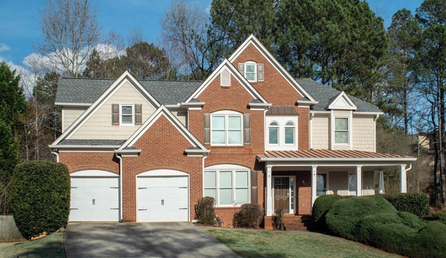 Spacious Dream home W/Private Pool!