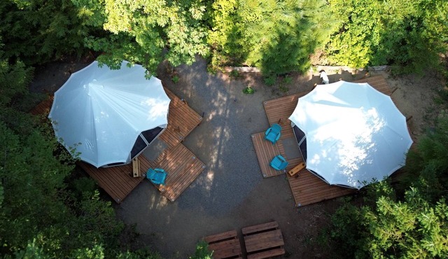 Spacious Dual Bell Tent Glamping Retreat with Forest Deck near Carson, Washington