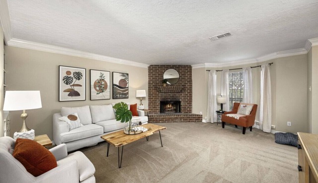 Spacious Dual Townhomes in Montrose Houston Sleeps 20