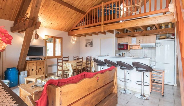 Spacious duplex for 12, panoramic view, Puy-Saint-Pierre