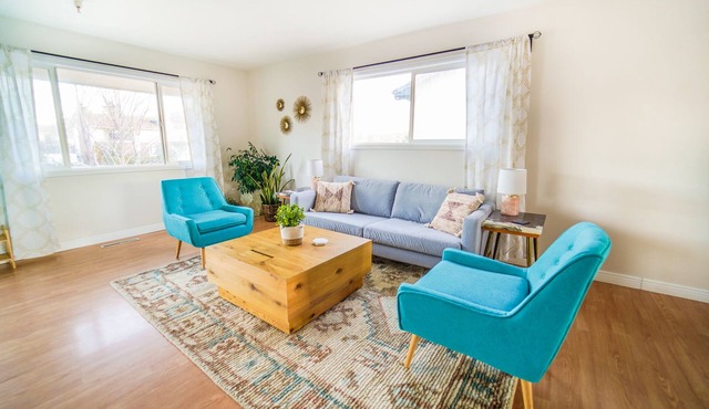 Spacious Duplex with 3 King Beds ★ Conveniently Located Near AFA