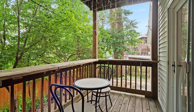 Spacious Duplex - Ground floor, quiet neighborhood & pet friendly