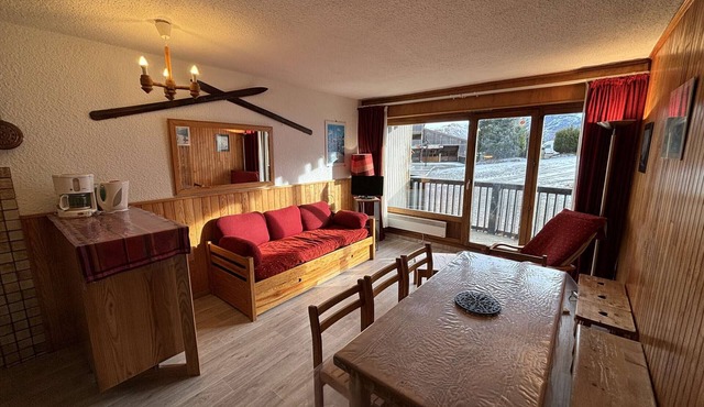 Spacious duplex 8 people with parking at the foot of the slopes in Auris en Oisans