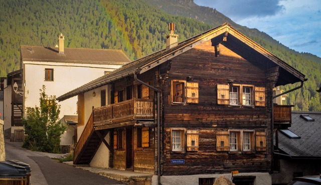 Spacious duplex apartment in chalet – Sleeps 8Charming apartment of 96 m² on 2 floors, located in a