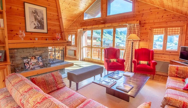 Spacious Duplex in Centre with Balcony and Wi-Fi