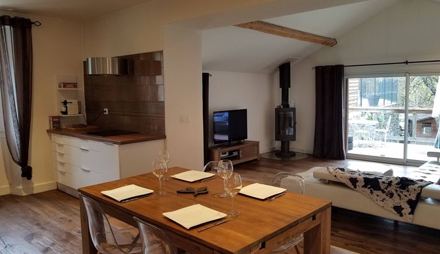 Spacious duplex in house in the center of Bozel