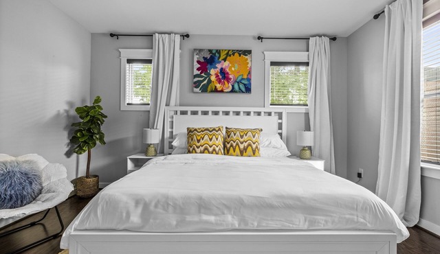 Spacious Duplex, Near VCU, 5 Free Parking, Fenced