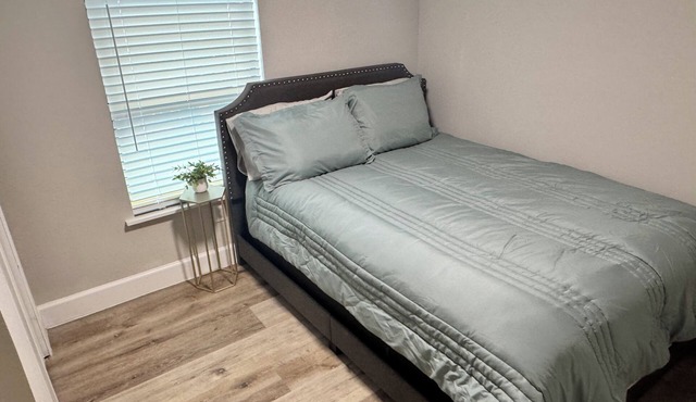 Spacious Duplex Retreat in the Heart of the City – Perfect for Families/Groups!