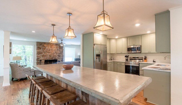 Spacious Eden Isle Retreat | Sleeps 12 | Pool Table | Deck | Near Marina