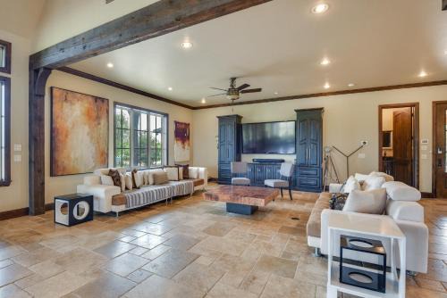Spacious Edmond Vacation Rental w/Hot Tub!