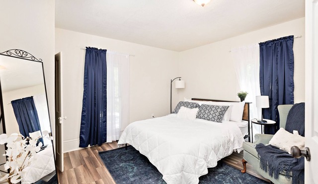 Spacious Elegance Near Downtown