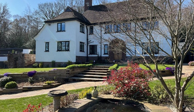 Spacious & Elegant 6 Bedroom Period House in Caldy, Wirral.