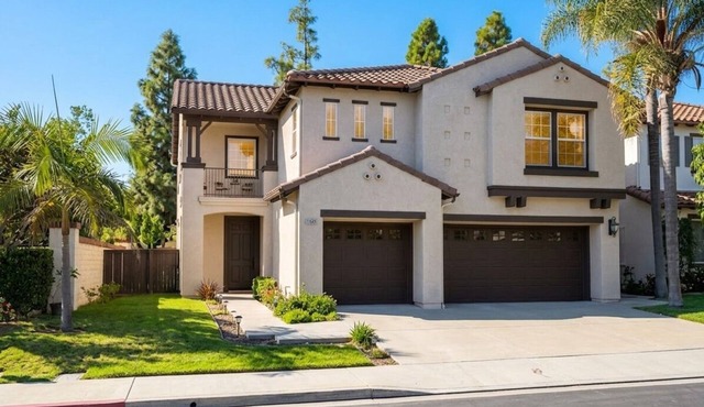 Spacious & Elegant Haven: 2400 sq ft Modern Home
