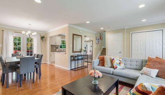 Spacious Entire Home in delightful Lanham, close to Washington DC