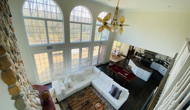 Spacious estate with 5 bedrooms and WiFi, AC in charming Sparta