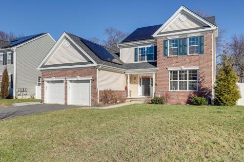 Spacious Ewing Township Home Home Gym and Deck!