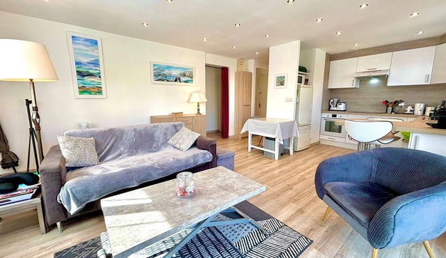 Spacious F3 apartment with balcony and parking in Annecy