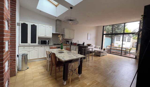 Spacious family home - Hyper Centre 3 bedrooms + patio | Near train station