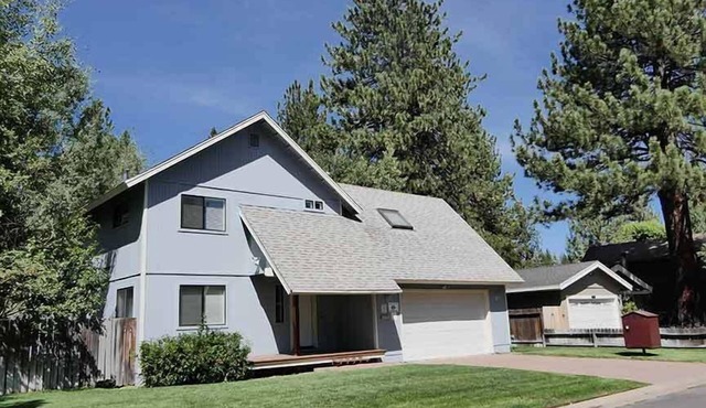 Spacious Family Home near Bike Trail - Private Hot Tub, Wi-Fi, Sleeping 8 -930RT~