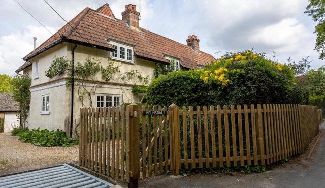 Spacious family cottage with private garden and forest walks