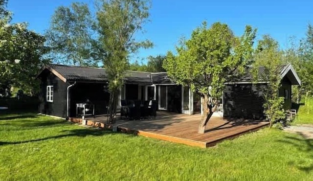 Spacious Family Escape with Modern Comforts