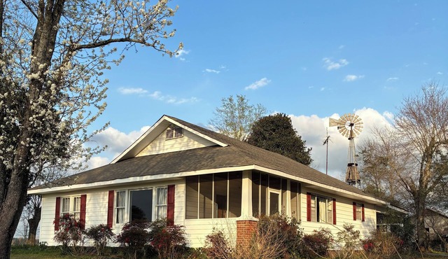 Spacious Family Farmhouse