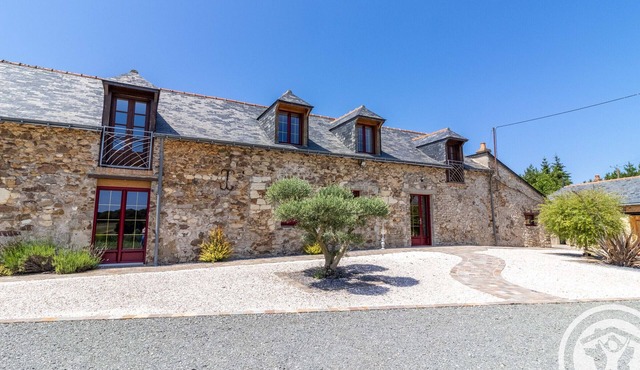 Spacious Family Getaway: Private Pool, Modern Amenities, Close to Angers & La Flèche Zoo