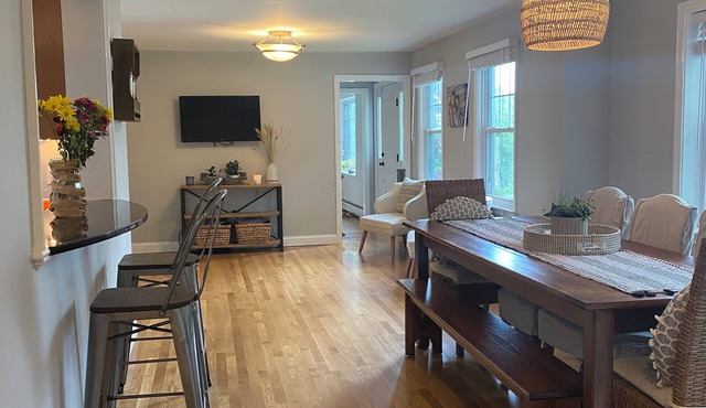 Spacious, family friendly 3700 sq ft w/great yard