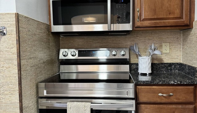 Spacious Family-Friendly and Pet-Loving Home for Eight!