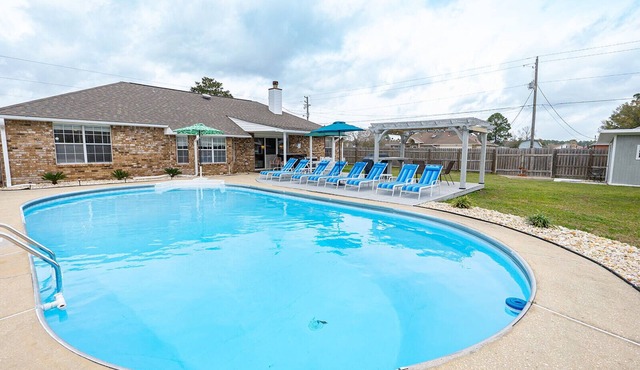 Spacious, Family Friendly HomenPool~HotTub~Near Beachesn