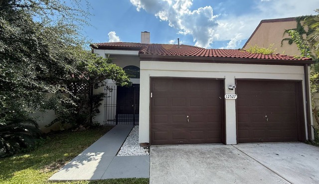 Spacious Family-Friendly 3BR Home w/Yard Near Richmond & Rosenberg