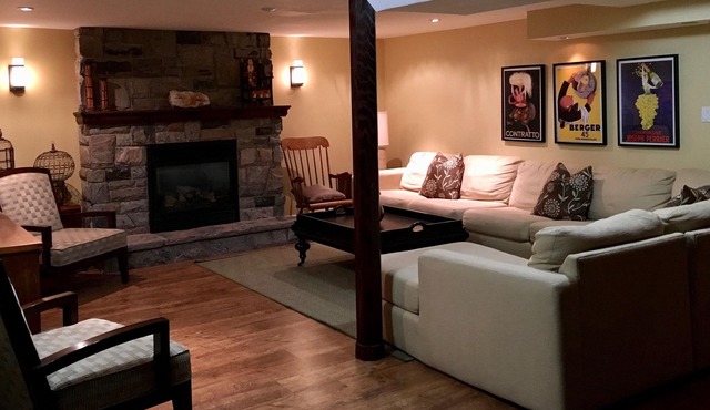 Spacious/Family Friendly! Lake View! close to Beach & Downtown 5-night min avail