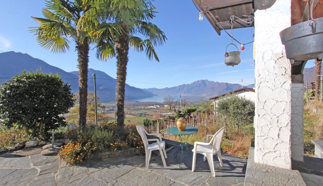 Spacious Family-Friendly Holiday Home with Stunning Mountain Views