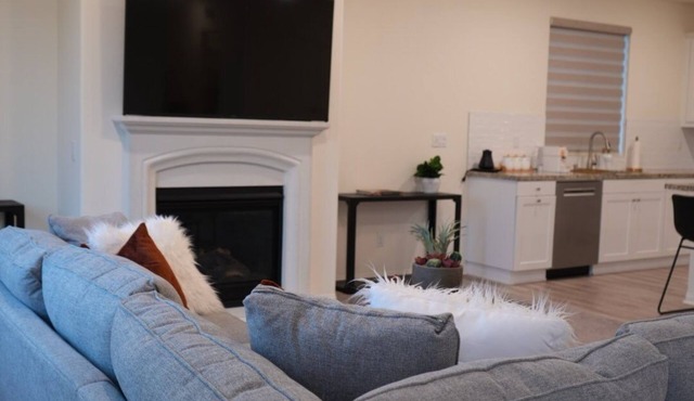 Spacious family friendly 4-bedroom house for monthly stays