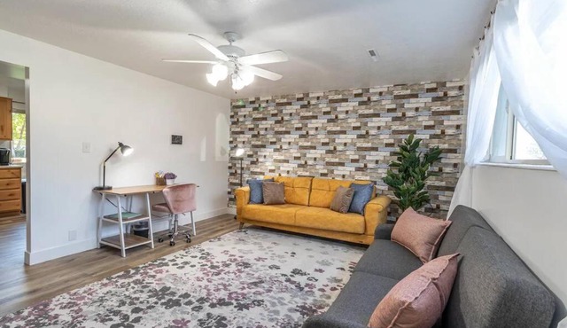 Spacious Family Friendly APT with Backyard & Wi-Fi